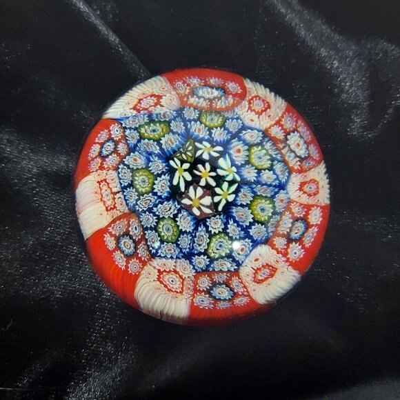murano Other - MURANO ART GLASS TINY MILLEFIORE RED WHITE BLUE DAISY FLORAL PAPERWEIGHT Vintage